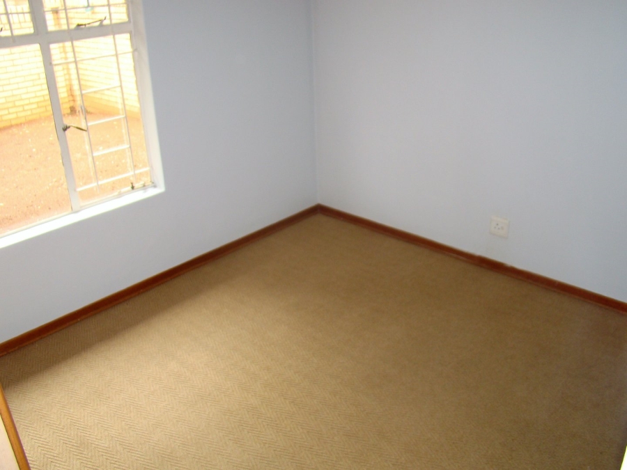 2 Bedroom Property for Sale in Langenhovenpark Free State